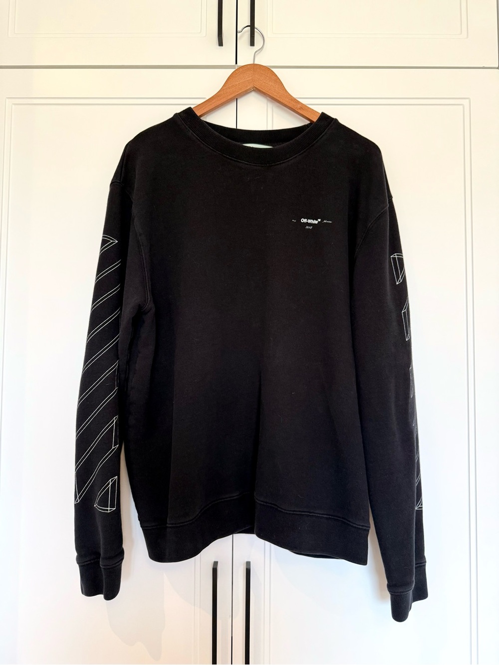 Off-White 2018 Black Arrow Crewneck Sweatshirt